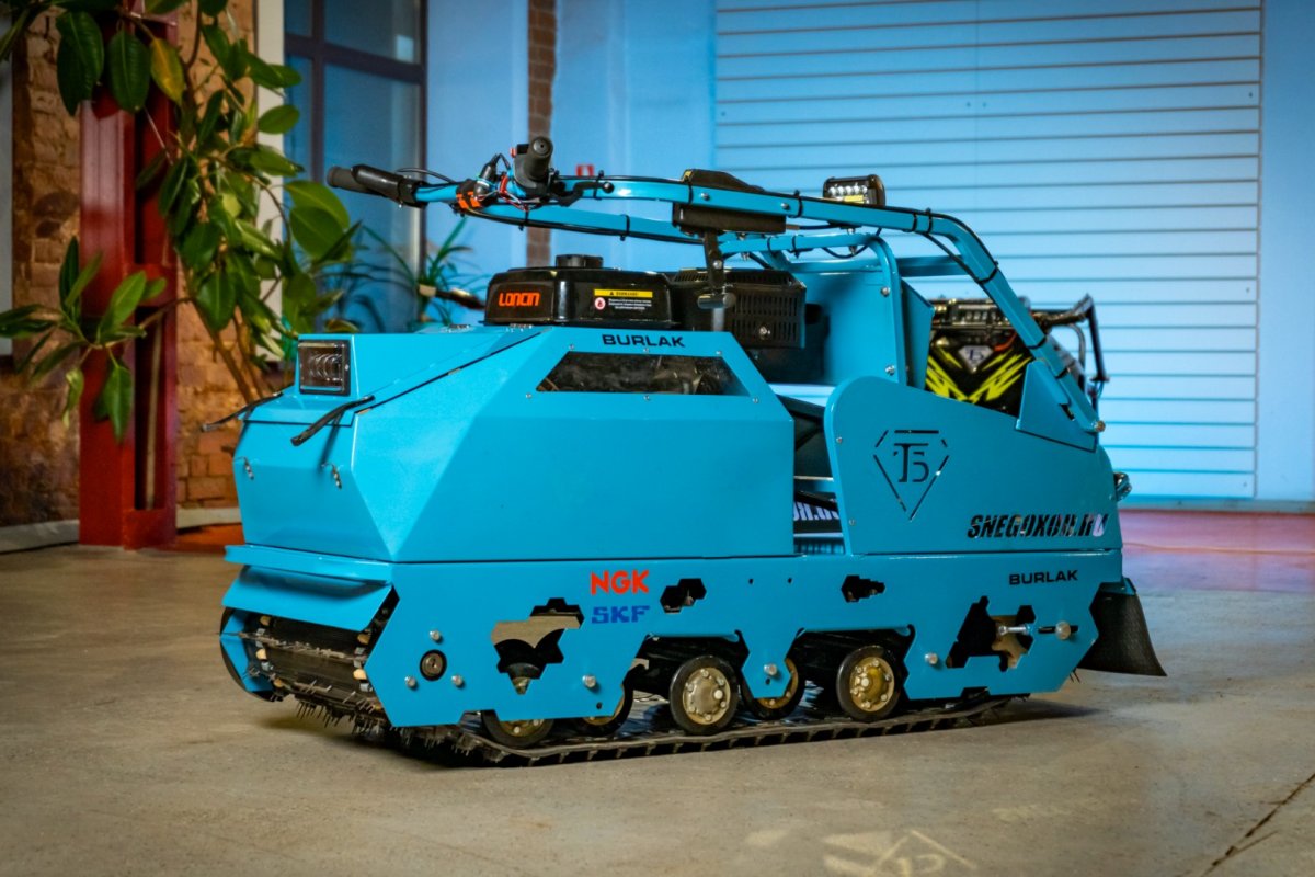 Мотобуксировщик Бурлак Таежник